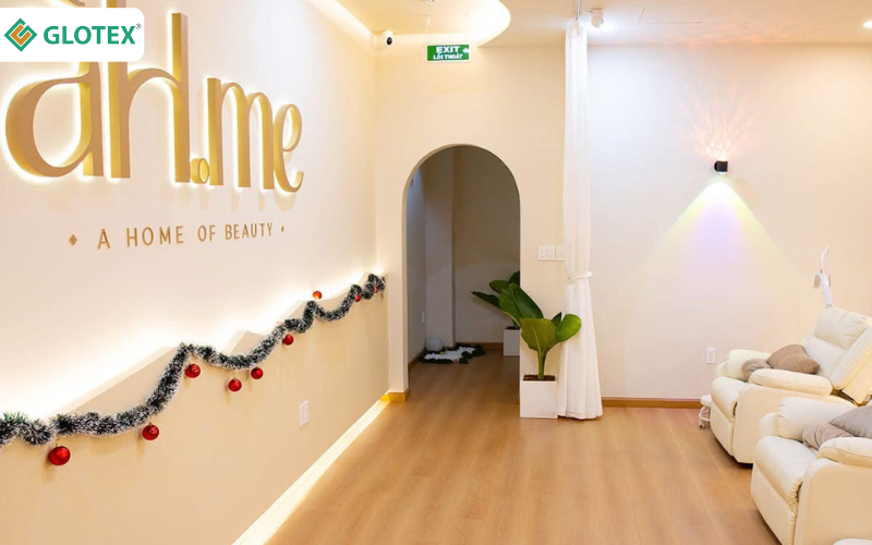 Sàn nhựa dán keo Glotex lát sàn tiệm spa