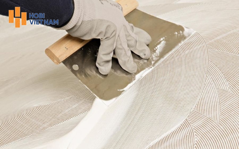 Chọn keo phù hợp giúp sàn gỗ bám chắc và duy trì độ bền lâu dài