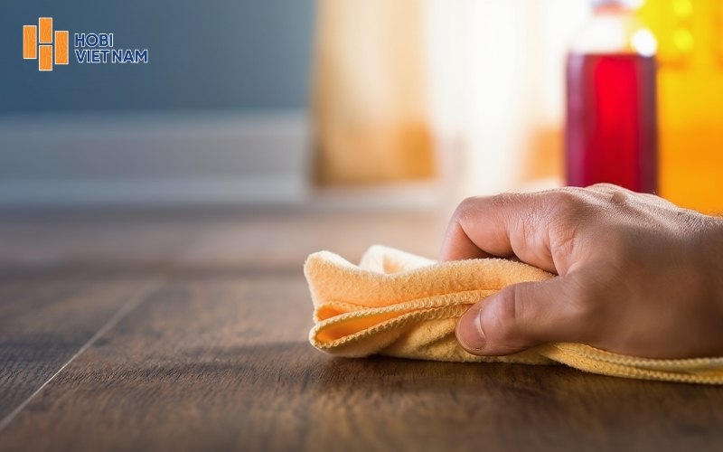 Vệ sinh sàn gỗ đúng cách đảm bảo sàn có độ bền trong nhiều năm