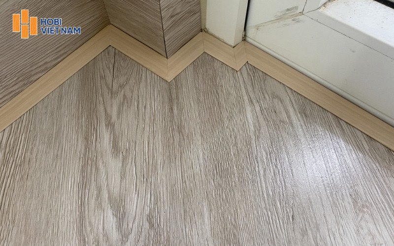 Nẹp kết thúc sàn gỗ giúp bảo vệ mép ván