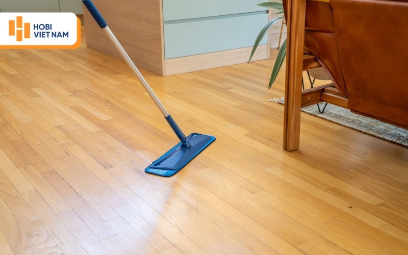 Lau sàn gỗ đúng cách theo chiều vân gỗ