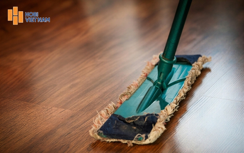 Vệ sinh sàn gỗ đúng cách giúp giữ được độ bền sàn
