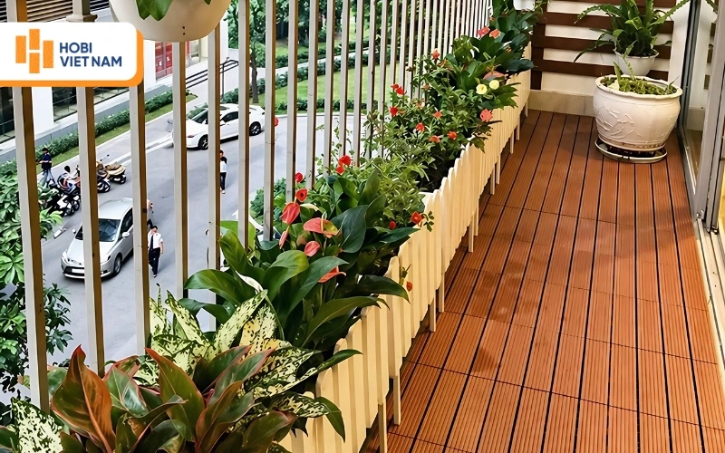 Sàn nhựa ban công tone nâu hiện đại 