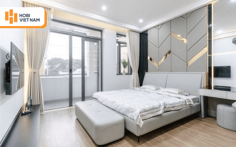 Sàn gỗ phòng ngủ hiện đại với tông màu sồi xám đầy tinh tế