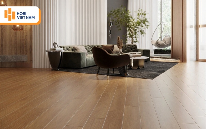Khách hàng nên quan sát kĩ màu sắc, mùi và độ cứng để tránh mua phải sàn kém chất lượng 