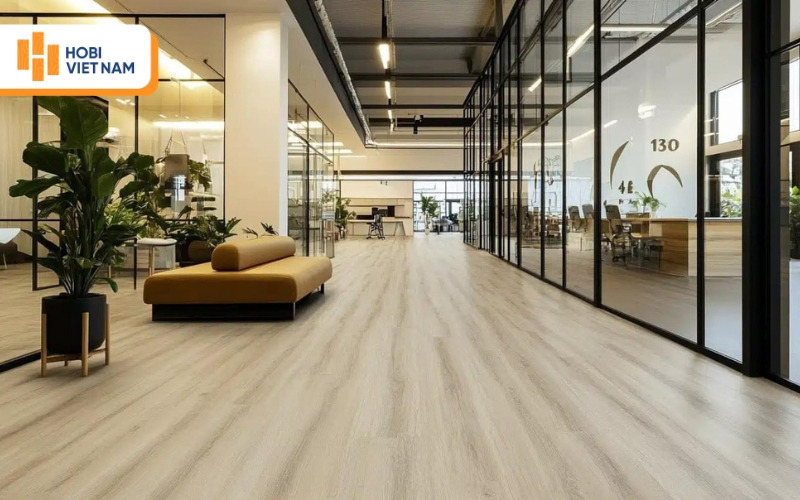 Sàn nhựa vân gỗ lắp đặt tại văn phòng làm việc