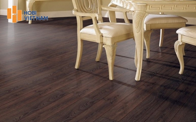 Sàn giả gỗ Vinyl màu trầm