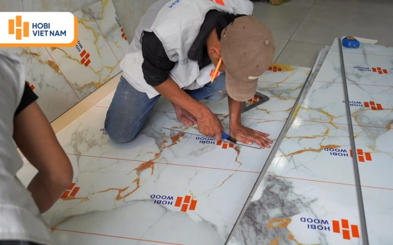 Hướng dẫn thi công tấm ốp tường than tre đúng kỹ thuật