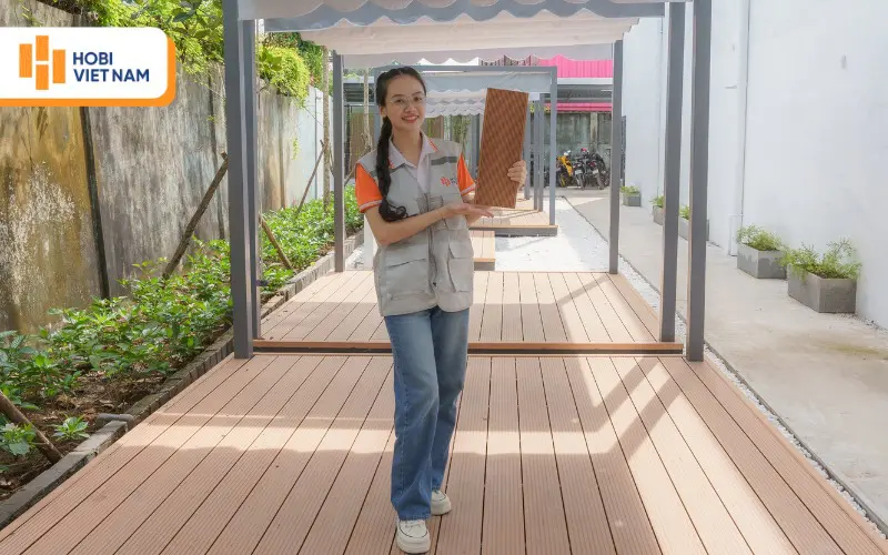 Dự án thi công sàn gỗ nhựa khu trưng bày ngoài trời