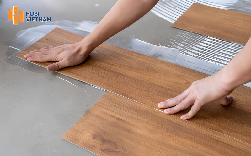 Keo gốc dung môi khô nhanh, tiết kiệm thời gian thi công