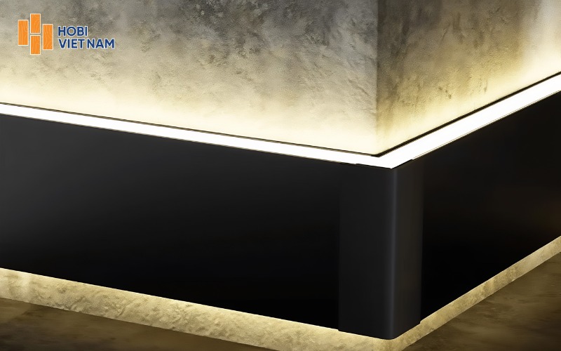 Nẹp chân tường LED được lắp đặt ở vị trí tiếp giáp giữa tường và sàn