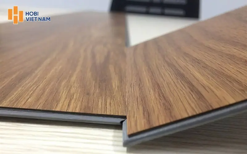 Sàn gỗ công nghiệp 8mm nhẹ, dễ vận chuyển và hệ thống hèm khóa giúp thi công nhanh chóng