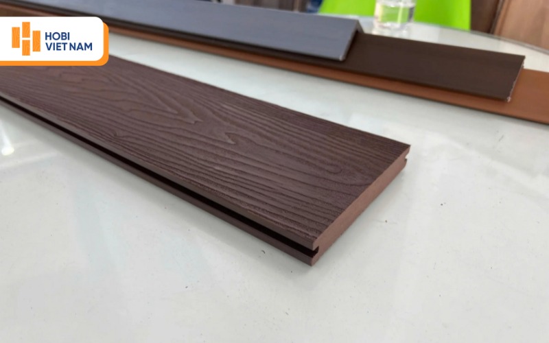 Sàn gỗ nhựa dạng thanh đặc ruột