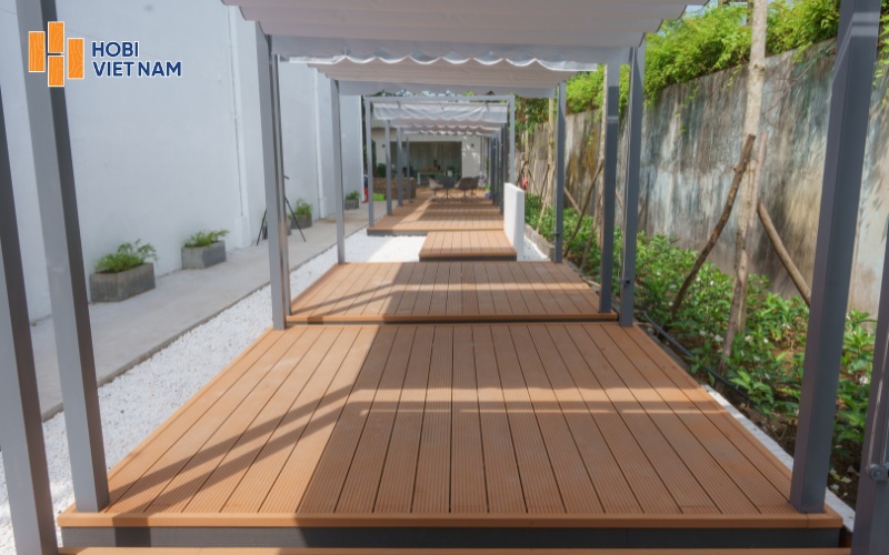 Dự án thi công sàn gỗ nhựa khu trưng bày tại TP.HCM