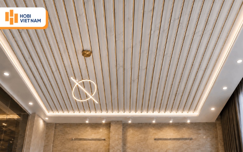Ốp trần với lam sóng hình bán nguyệt kết hợp đèn LED