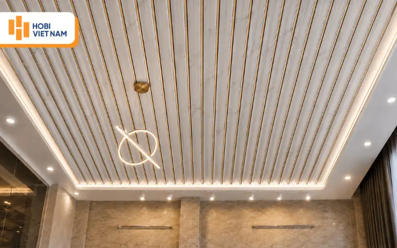 Ốp trần với lam sóng hình bán nguyệt kết hợp đèn LED