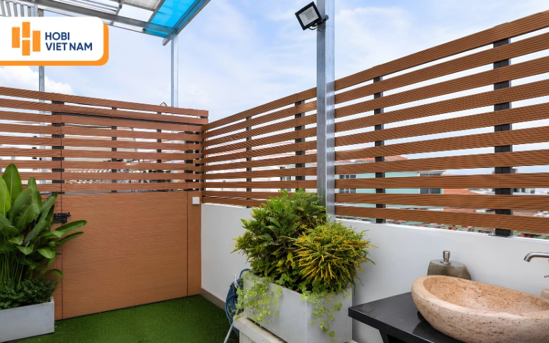 Hàng rào gỗ nhựa phong cách đơn giản