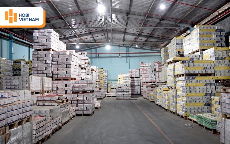Kho hàng của Hobi luôn duy trì lượng tồn kho lớn và đa dạng mã sản phẩm
