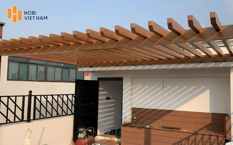 Mái hiên gỗ nhựa sân thượng ngoài trời Mái hiên gỗ nhựa sân thượng ngoài trời