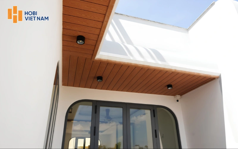 Dự án mái hiên gỗ nhựa composite tại Bình Chánh Dự án mái hiên gỗ nhựa composite tại Bình Chánh