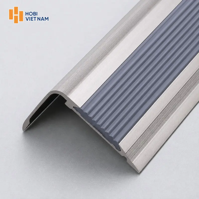 Nẹp nhôm chống trượt bậc cầu thang