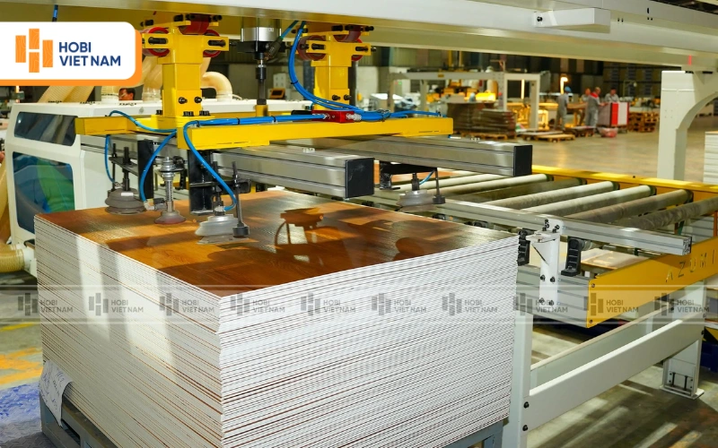 Kho hàng Hobi luôn duy trì tồn kho lớn, sẵn sàng đáp ứng mọi đơn hàng