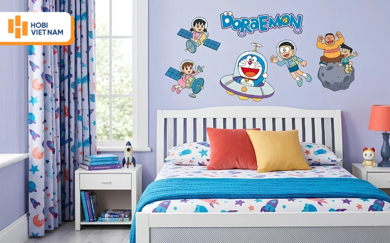 Giấy dán tường Doraemon sắc xanh tím làm nổi bật phòng ngủ bé yêu