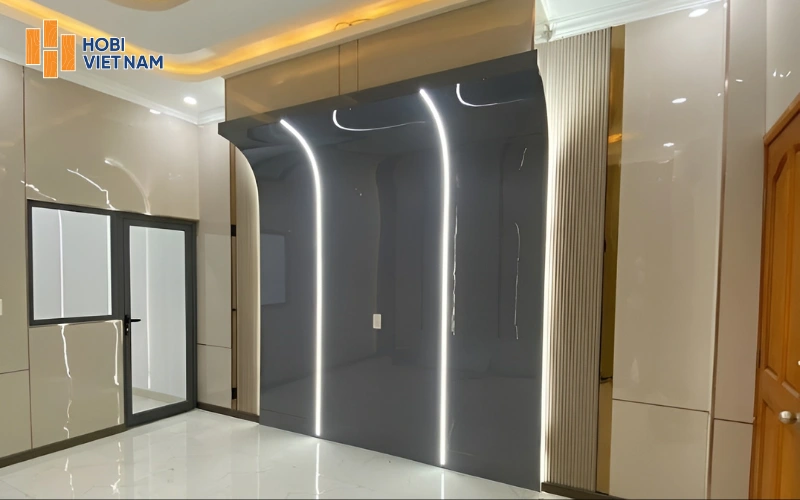 Tấm ốp than tre tráng gương đa dạng mẫu mã, chống ẩm và tạo hiệu ứng mở rộng không gian